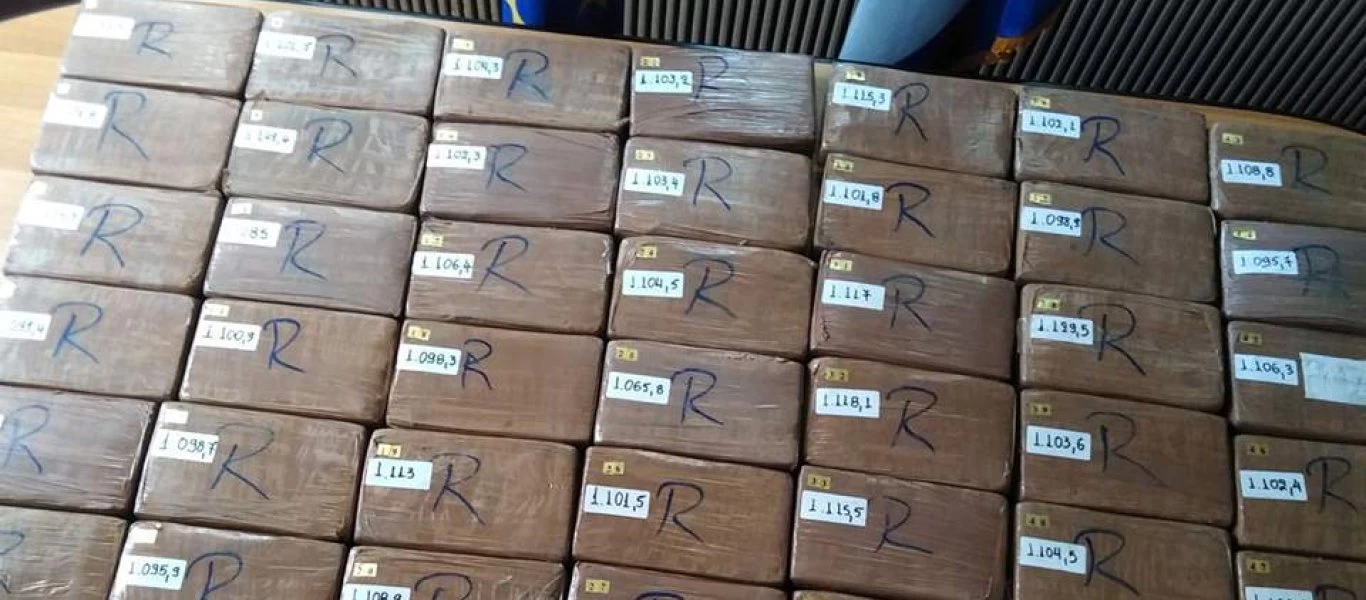 Νέες συλλήψεις για την ποσότητα ναρκωτικών «μαμούθ» - 1.300 κιλά κοκαΐνης έκρυβαν Αλβανοί σε ενοικιαζόμενα δωμάτια